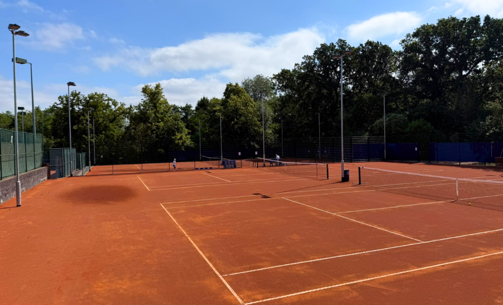 Red Plus Courts